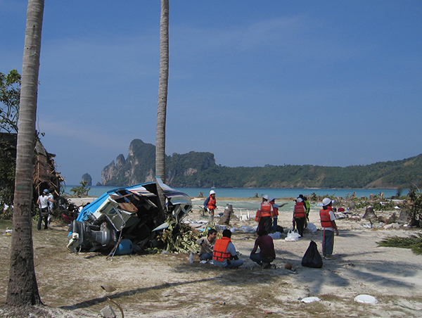 Tsunami Thailand Phi Phi Island 2004